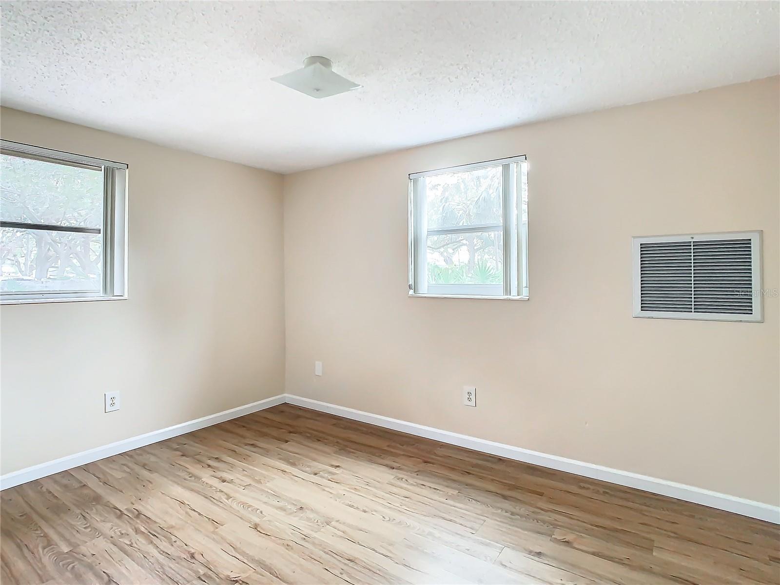 5510 DANIELS RD, TAMPA, FL, 33634