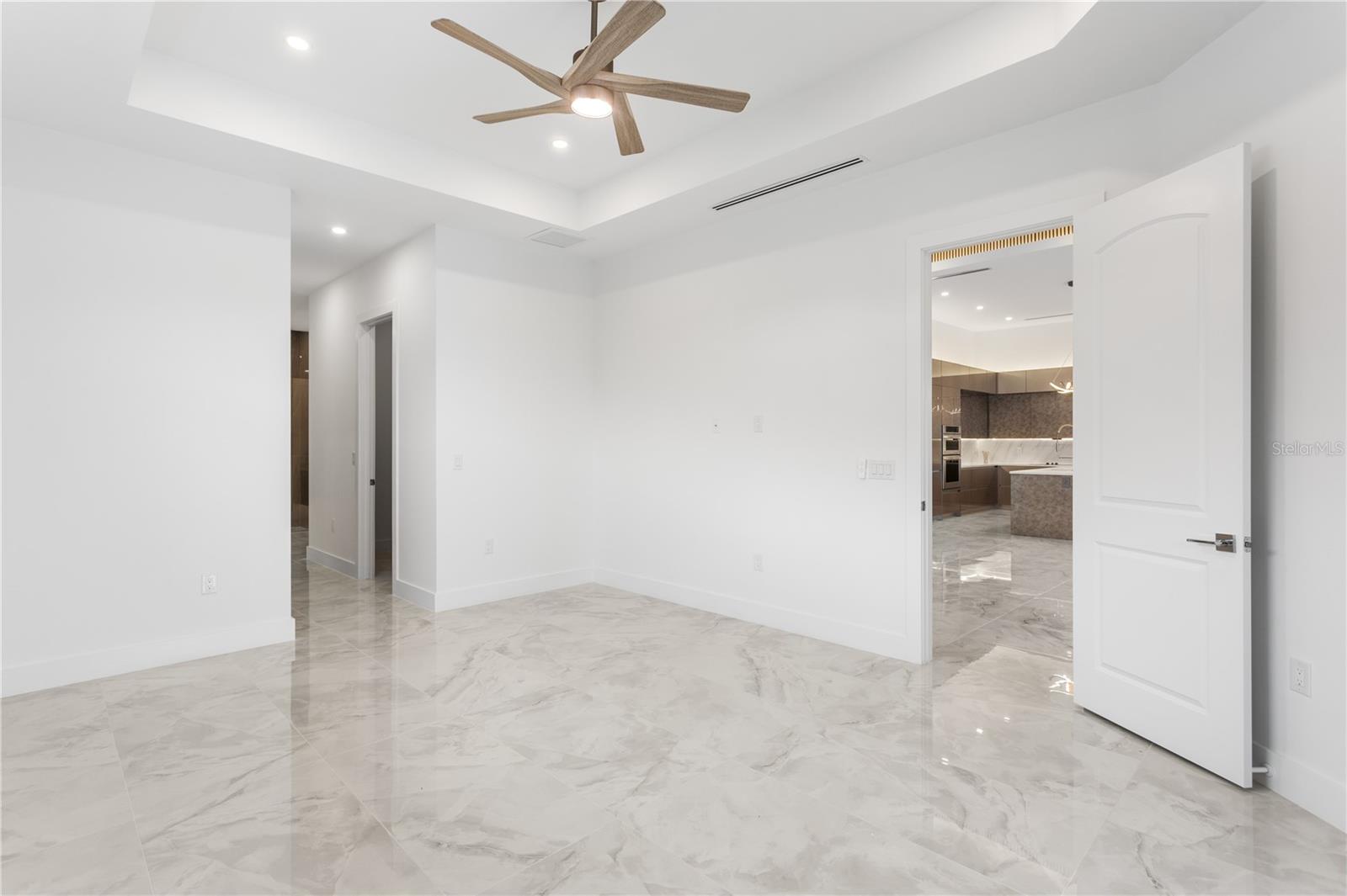 5 SW 37TH AVE, CAPE CORAL, FL, 33991