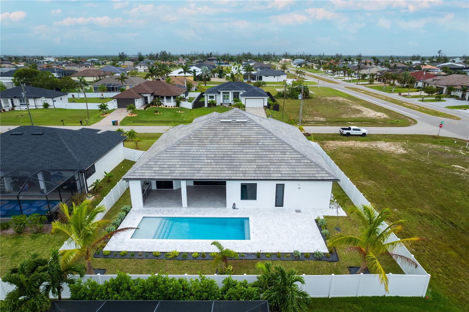 5 SW 37TH AVE, CAPE CORAL, FL, 33991