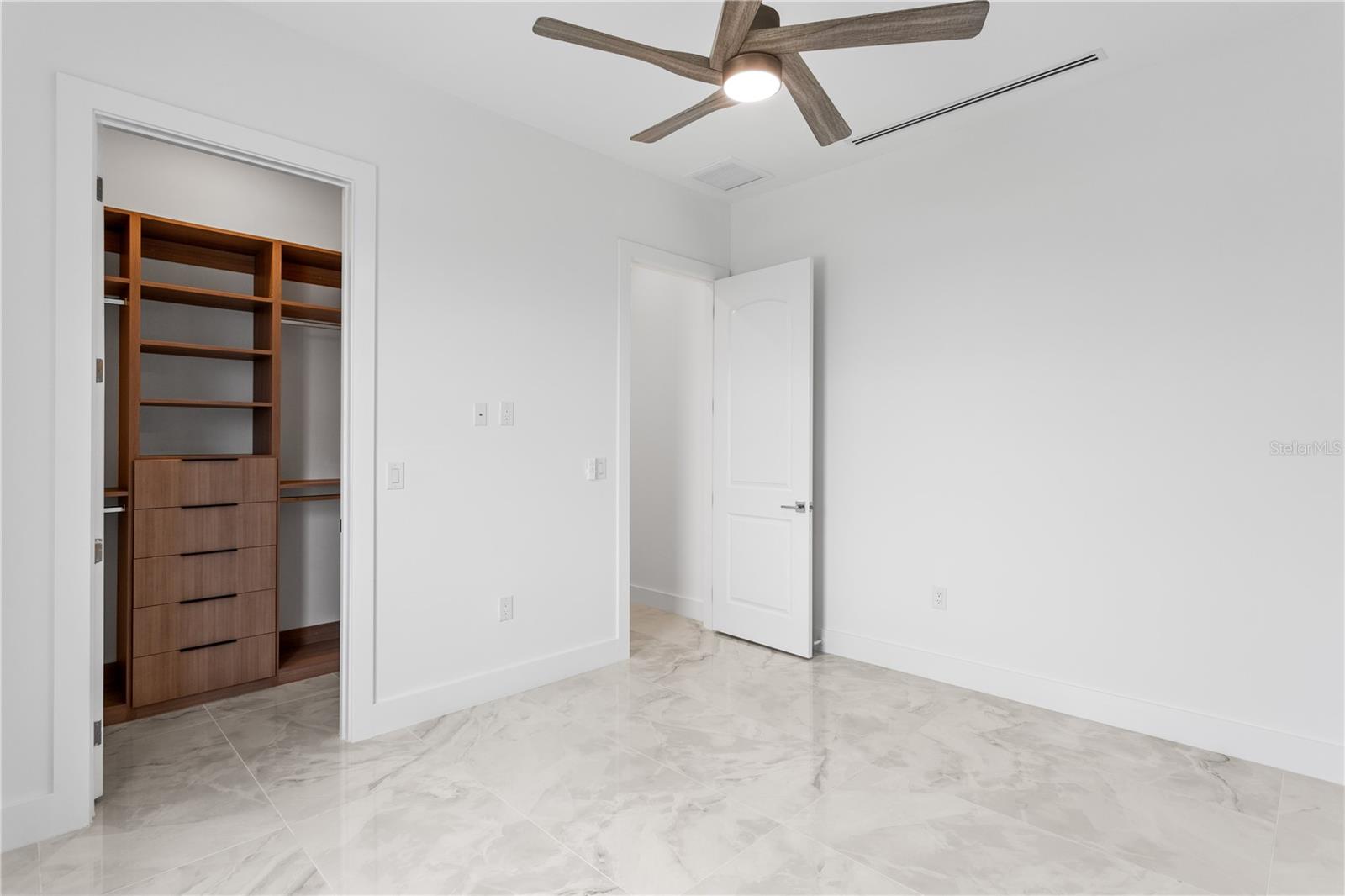 5 SW 37TH AVE, CAPE CORAL, FL, 33991