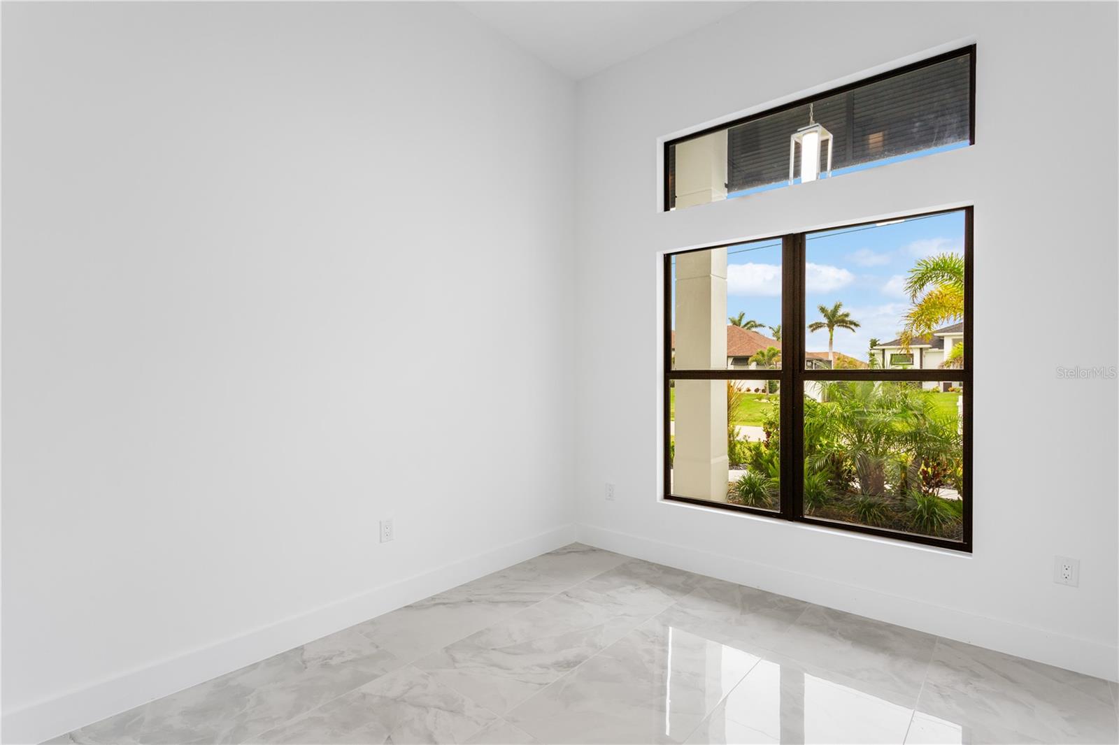 5 SW 37TH AVE, CAPE CORAL, FL, 33991