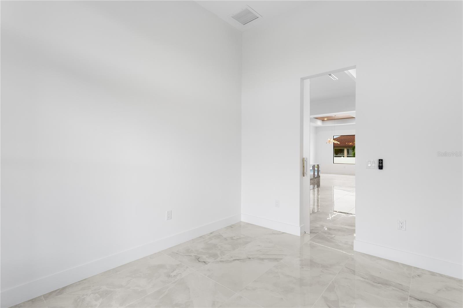 5 SW 37TH AVE, CAPE CORAL, FL, 33991