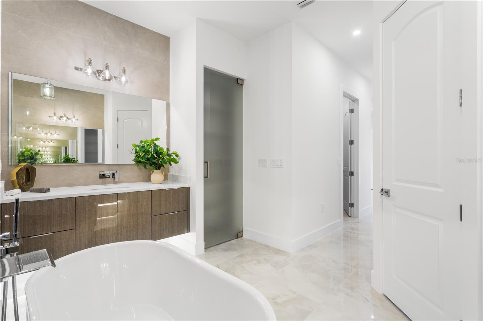 5 SW 37TH AVE, CAPE CORAL, FL, 33991