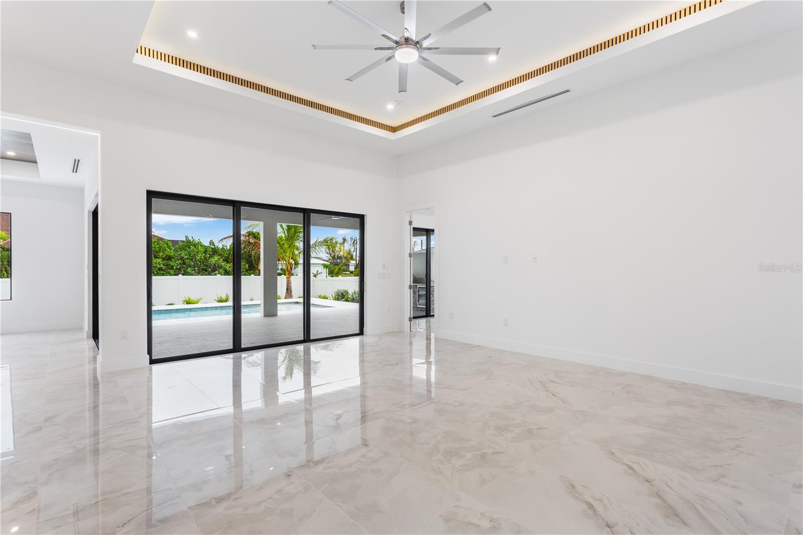 5 SW 37TH AVE, CAPE CORAL, FL, 33991