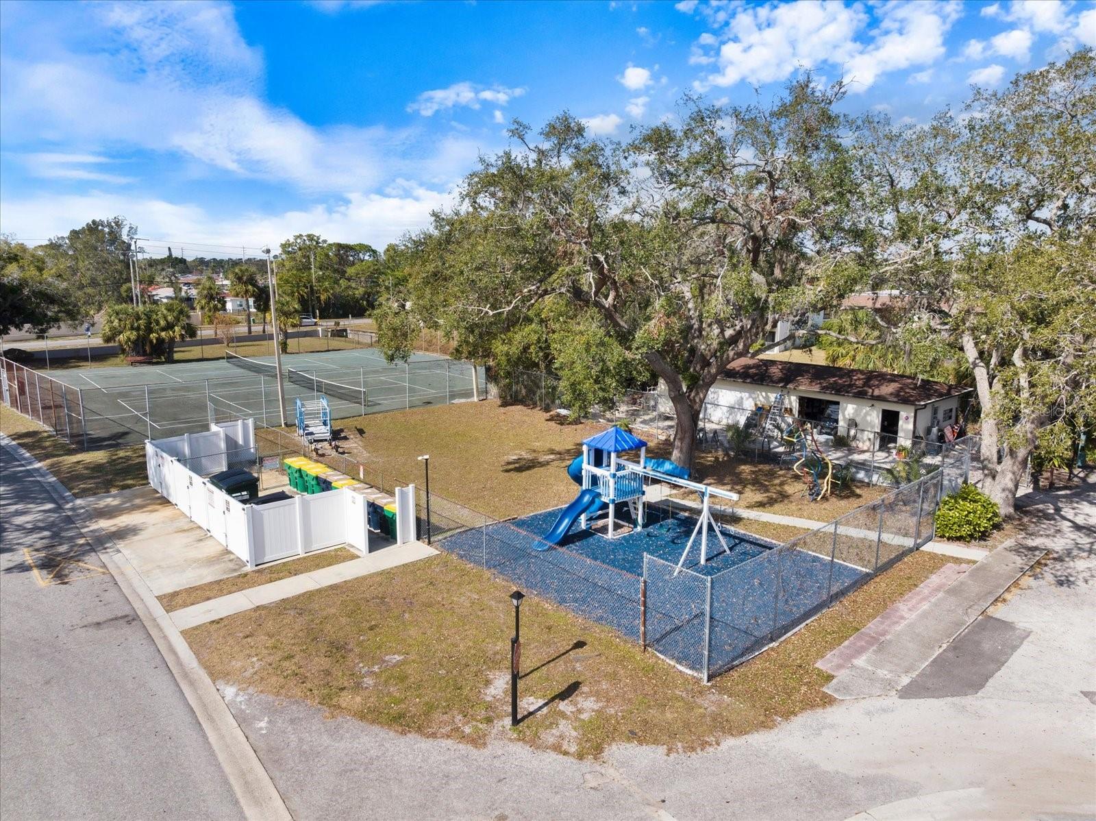 3250 RAMBLEWOOD CIR, SARASOTA, FL, 34237
