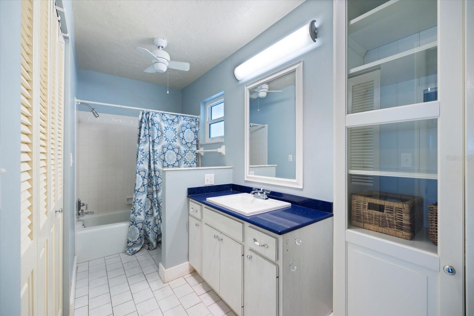 3250 RAMBLEWOOD CIR, SARASOTA, FL, 34237