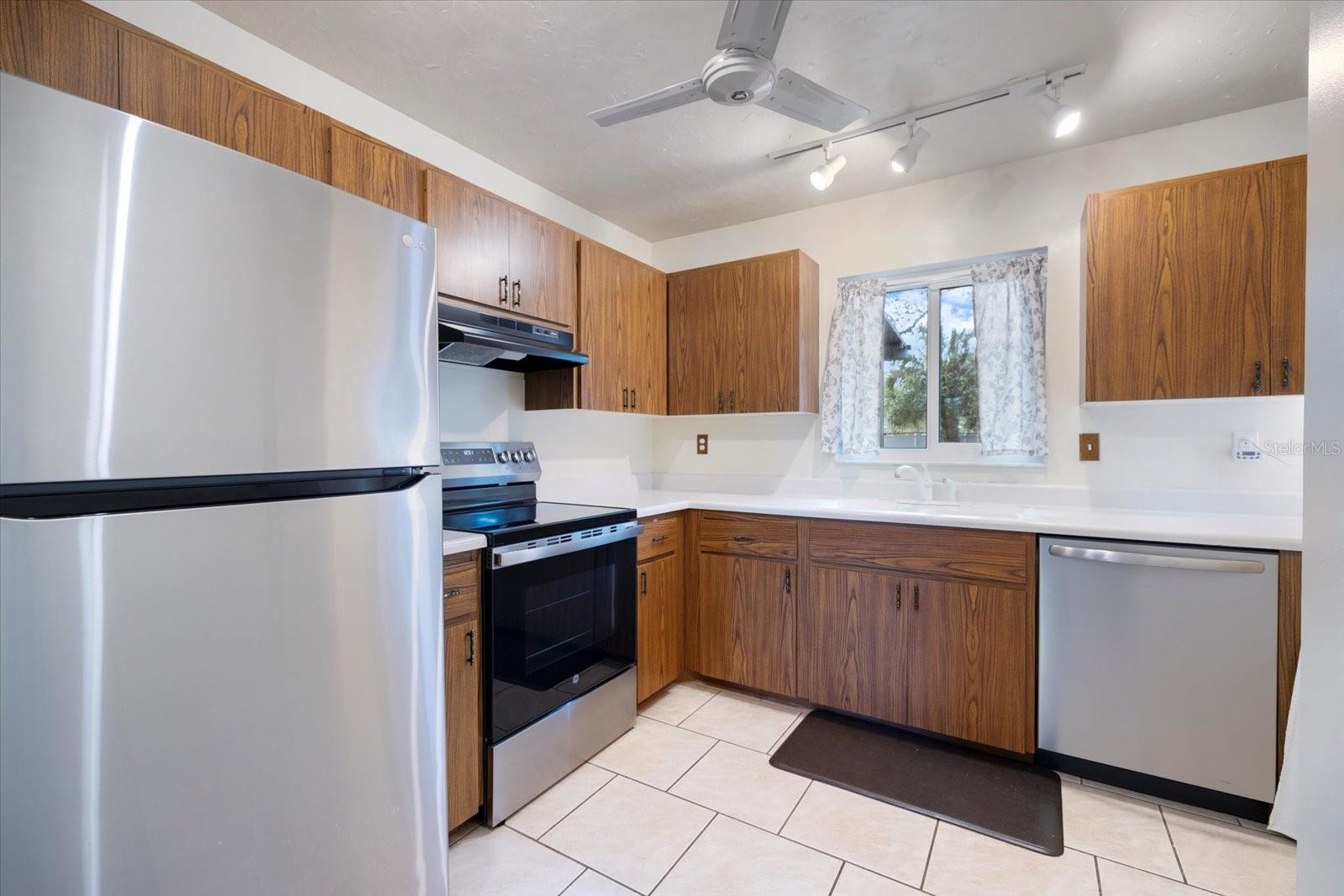 3250 RAMBLEWOOD CIR, SARASOTA, FL, 34237