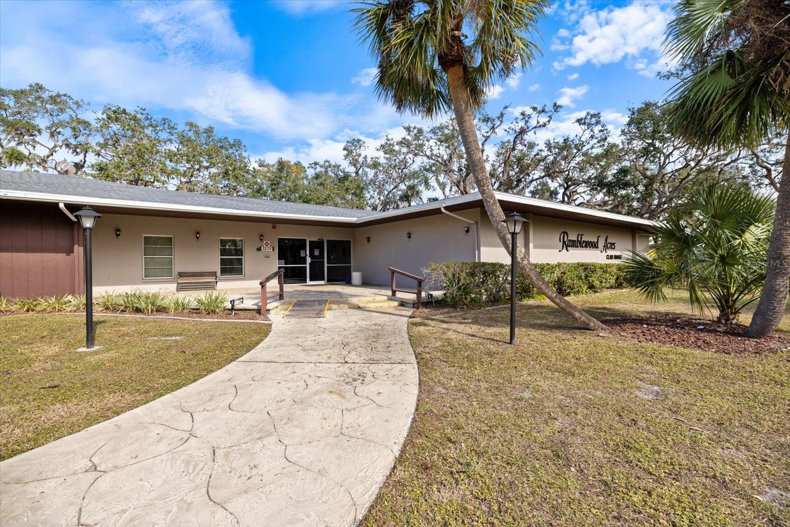 3250 RAMBLEWOOD CIR, SARASOTA, FL, 34237