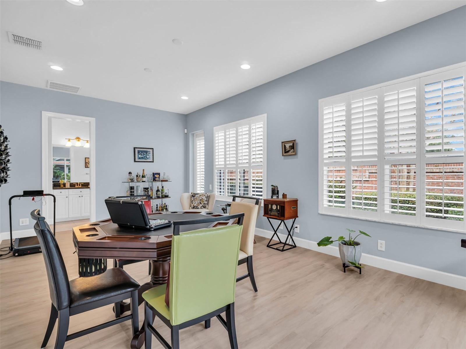 2607 GRAND LAKESIDE DR, PALM HARBOR, FL, 34684