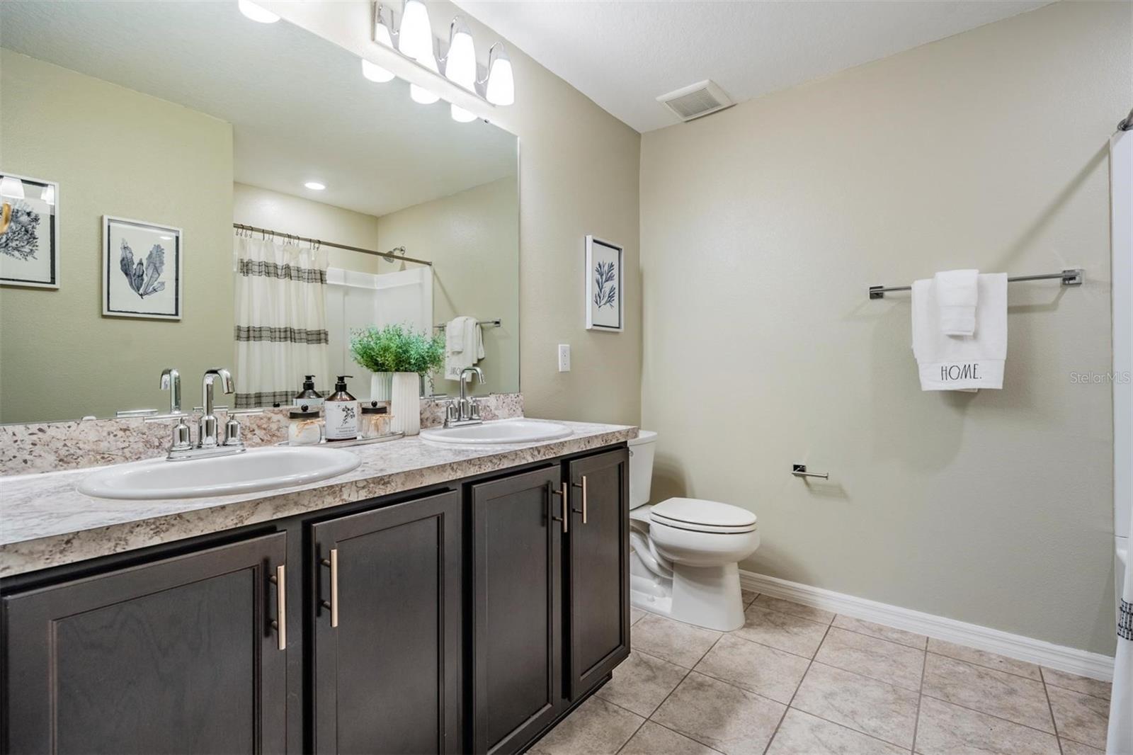 7423 NORTHERN LIGHTS DR, GIBSONTON, FL, 33534