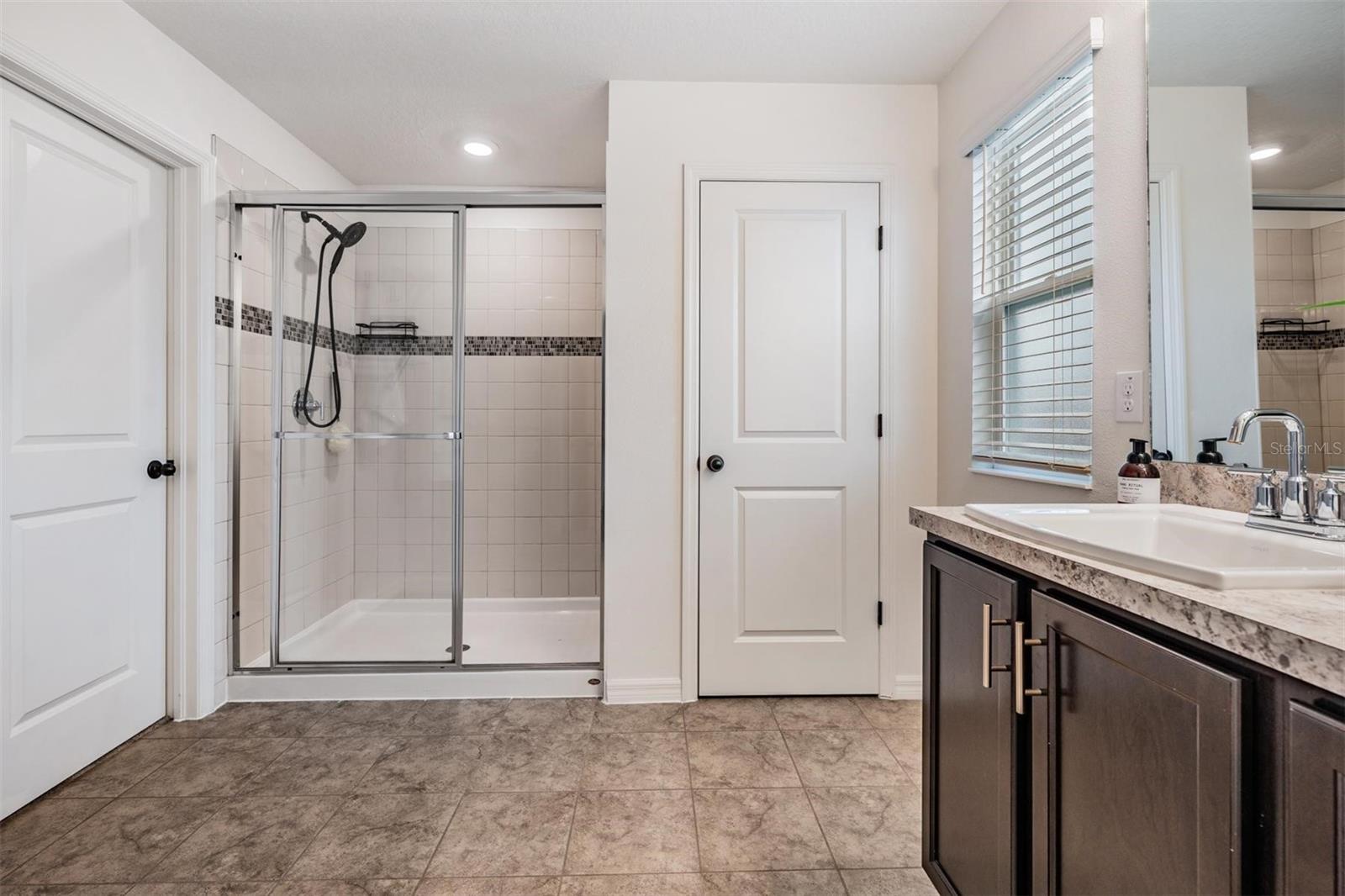 7423 NORTHERN LIGHTS DR, GIBSONTON, FL, 33534