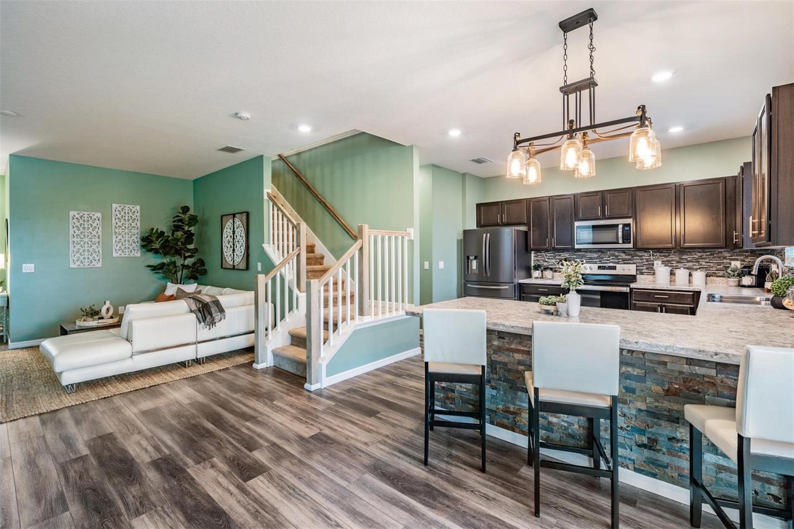 7423 NORTHERN LIGHTS DR, GIBSONTON, FL, 33534