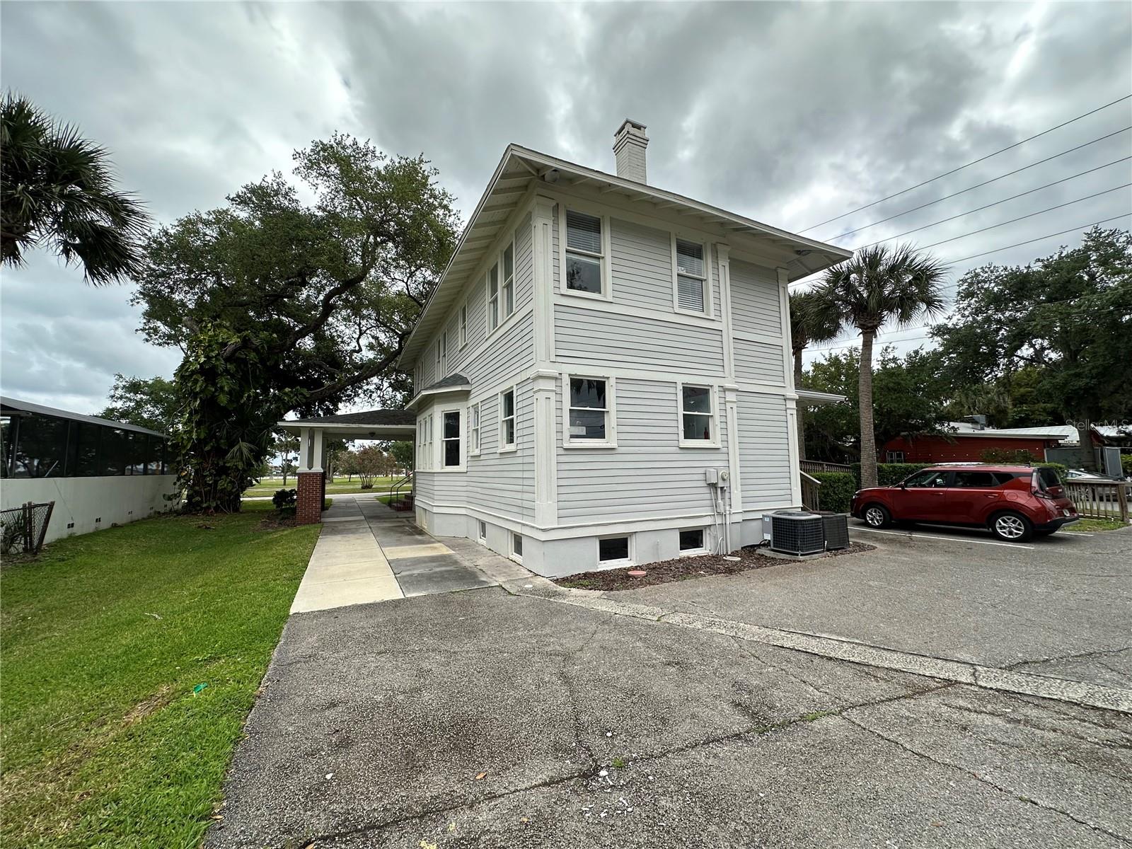 214 S RIVERSIDE DR, NEW SMYRNA BEACH, FL, 32168
