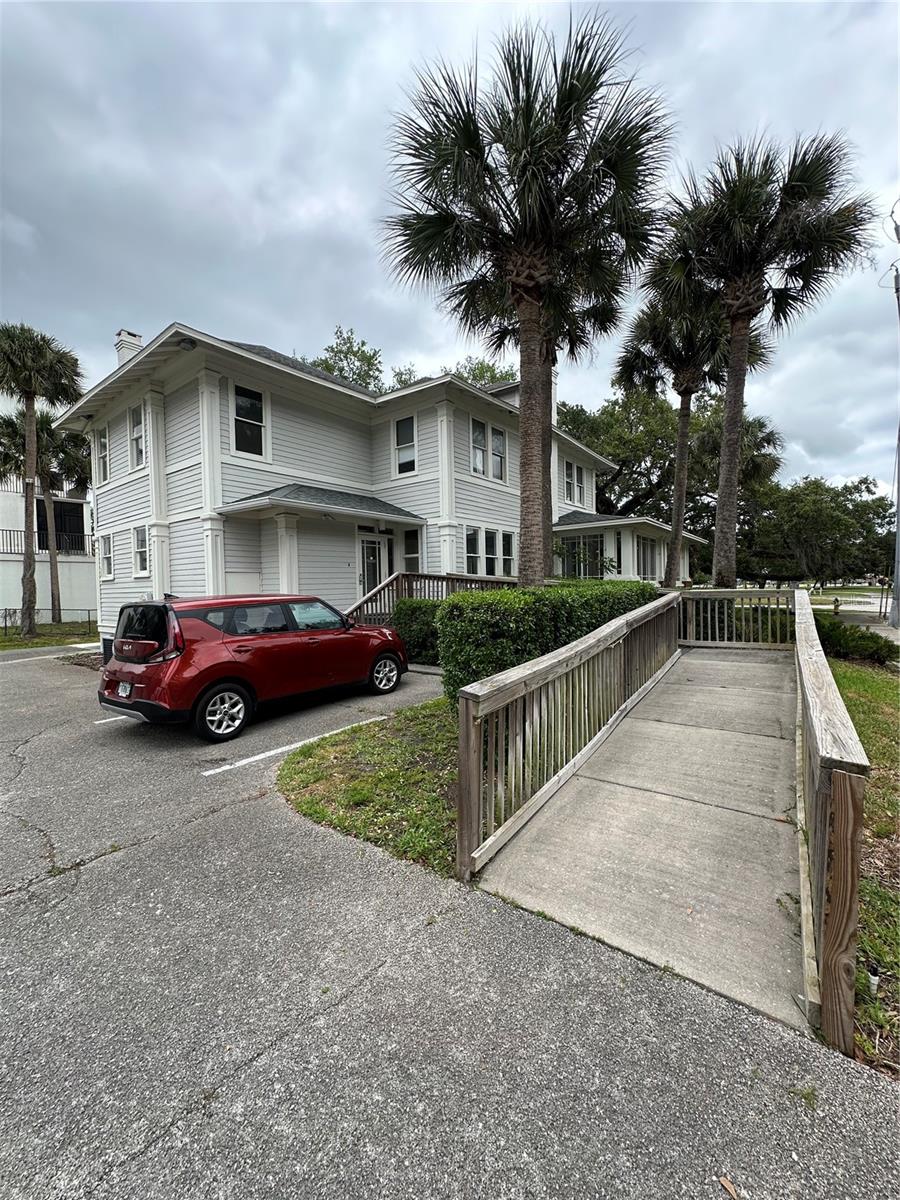 214 S RIVERSIDE DR, NEW SMYRNA BEACH, FL, 32168