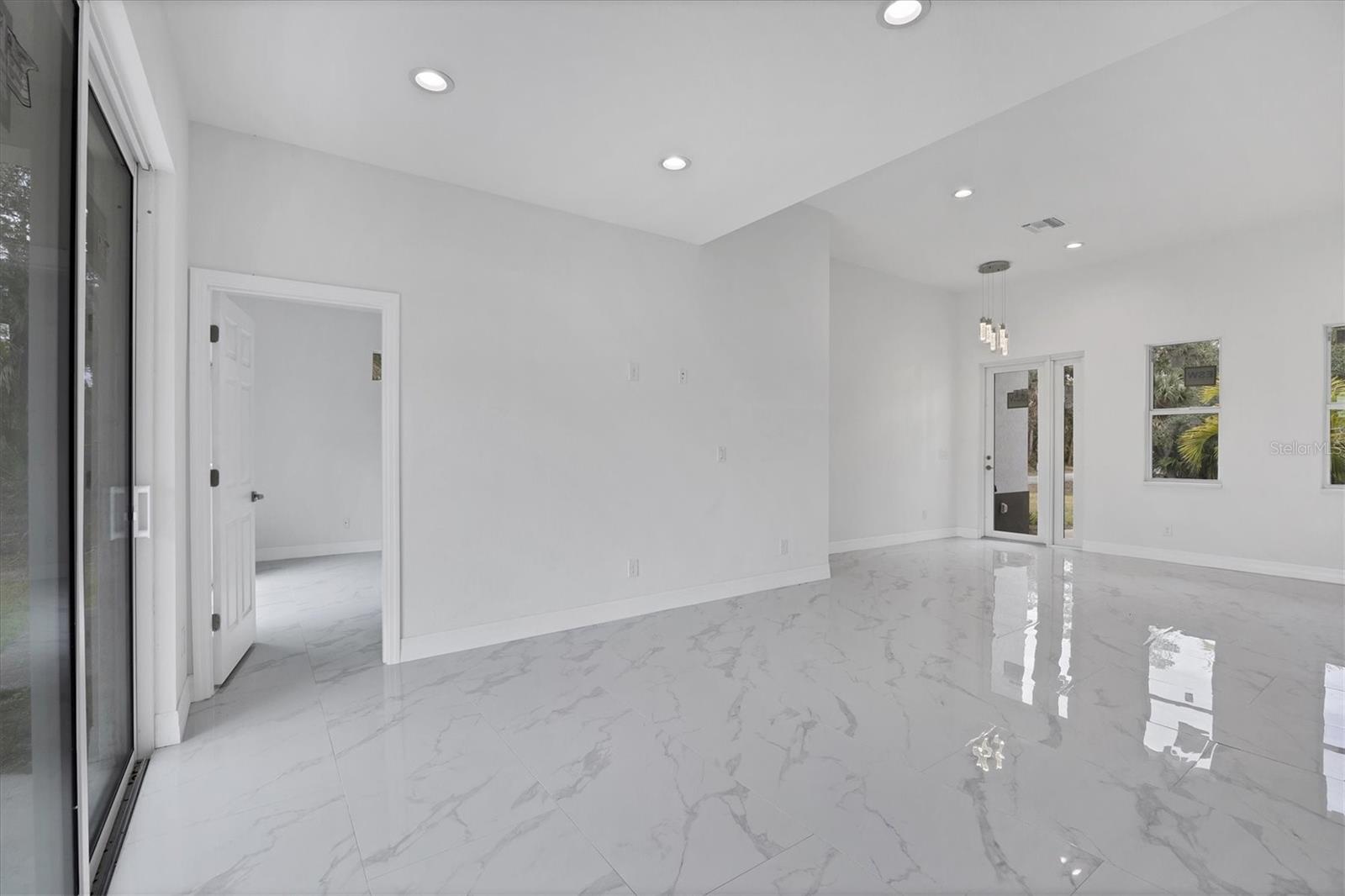 99 SUNDIET ST, PORT CHARLOTTE, FL, 33954