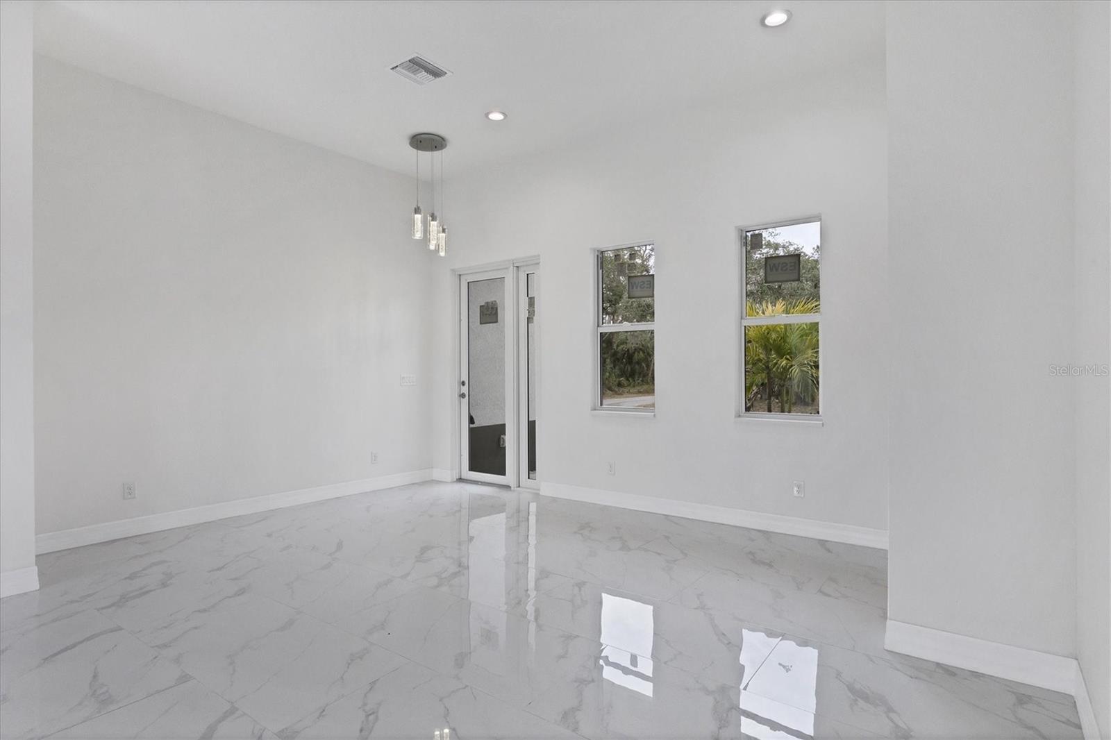 99 SUNDIET ST, PORT CHARLOTTE, FL, 33954