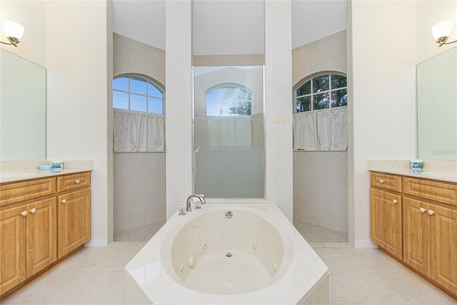 437 LOVELAND BLVD, PORT CHARLOTTE, FL, 33954