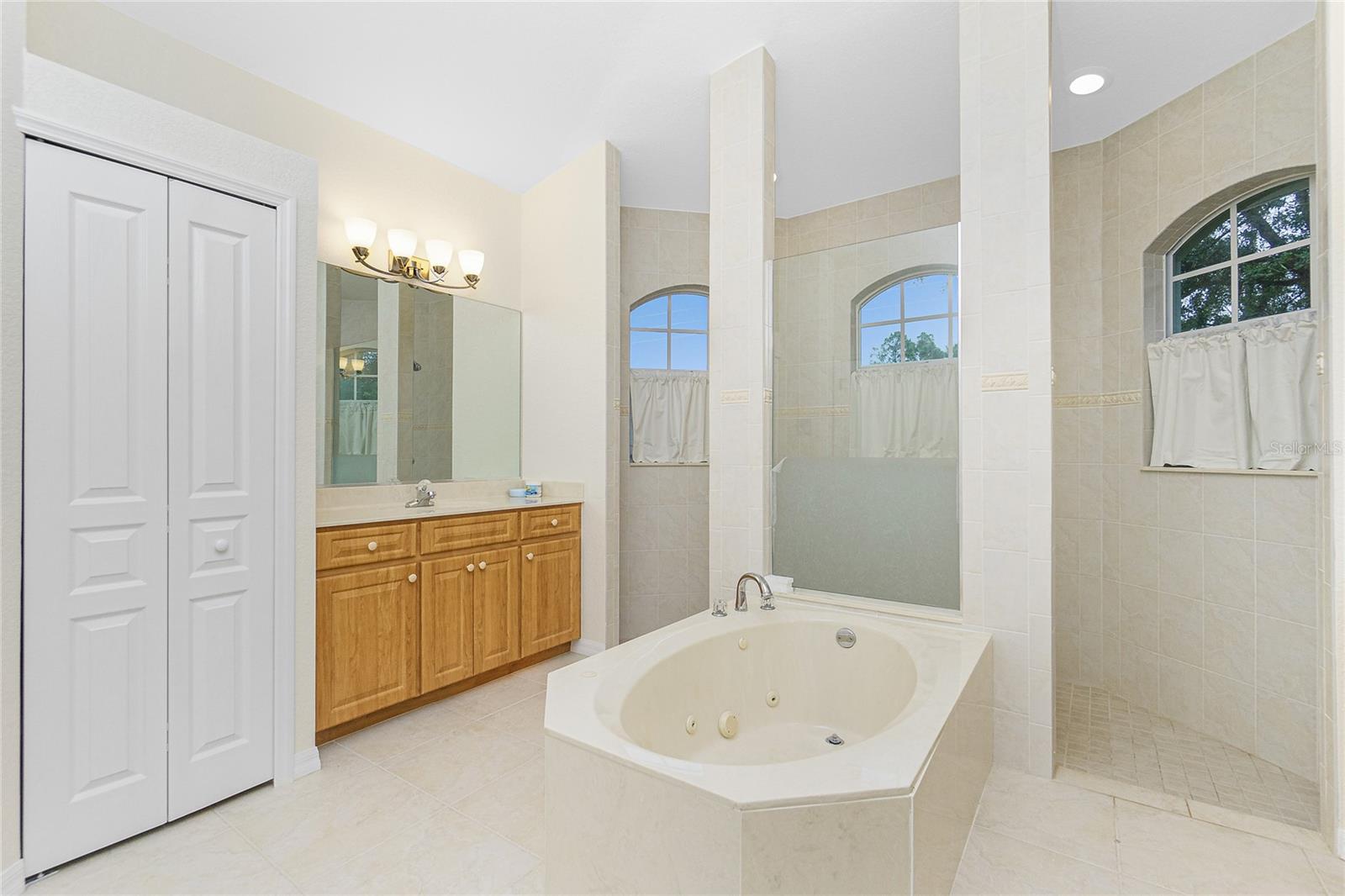 437 LOVELAND BLVD, PORT CHARLOTTE, FL, 33954