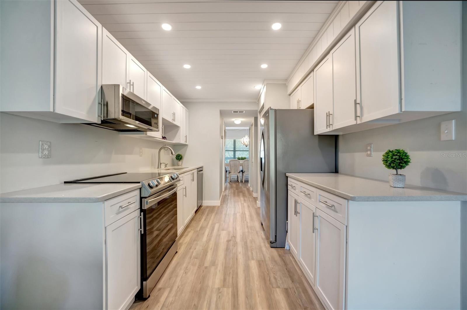 435 30TH AVE W #D309, BRADENTON, FL, 34205