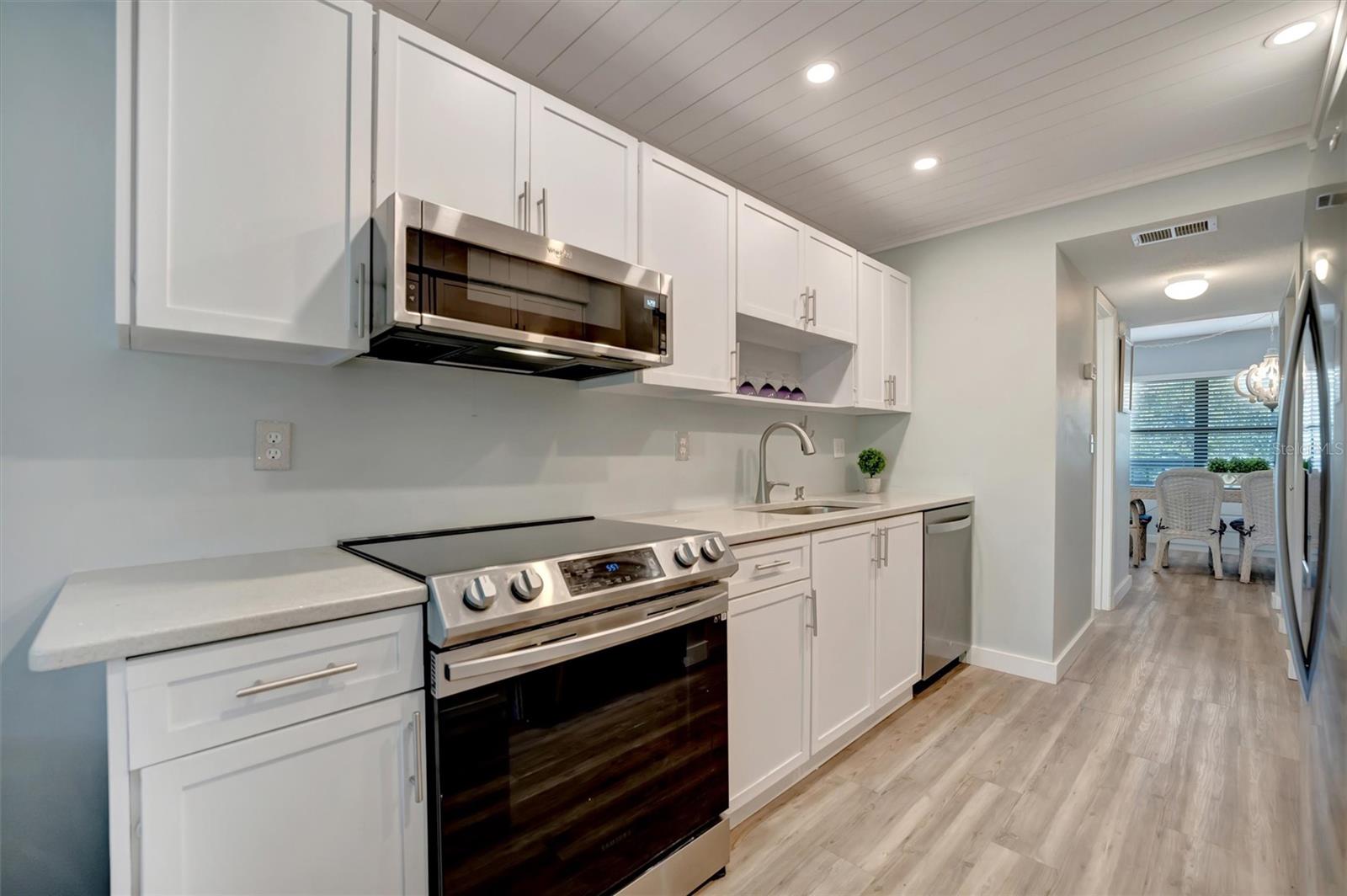 435 30TH AVE W #D309, BRADENTON, FL, 34205