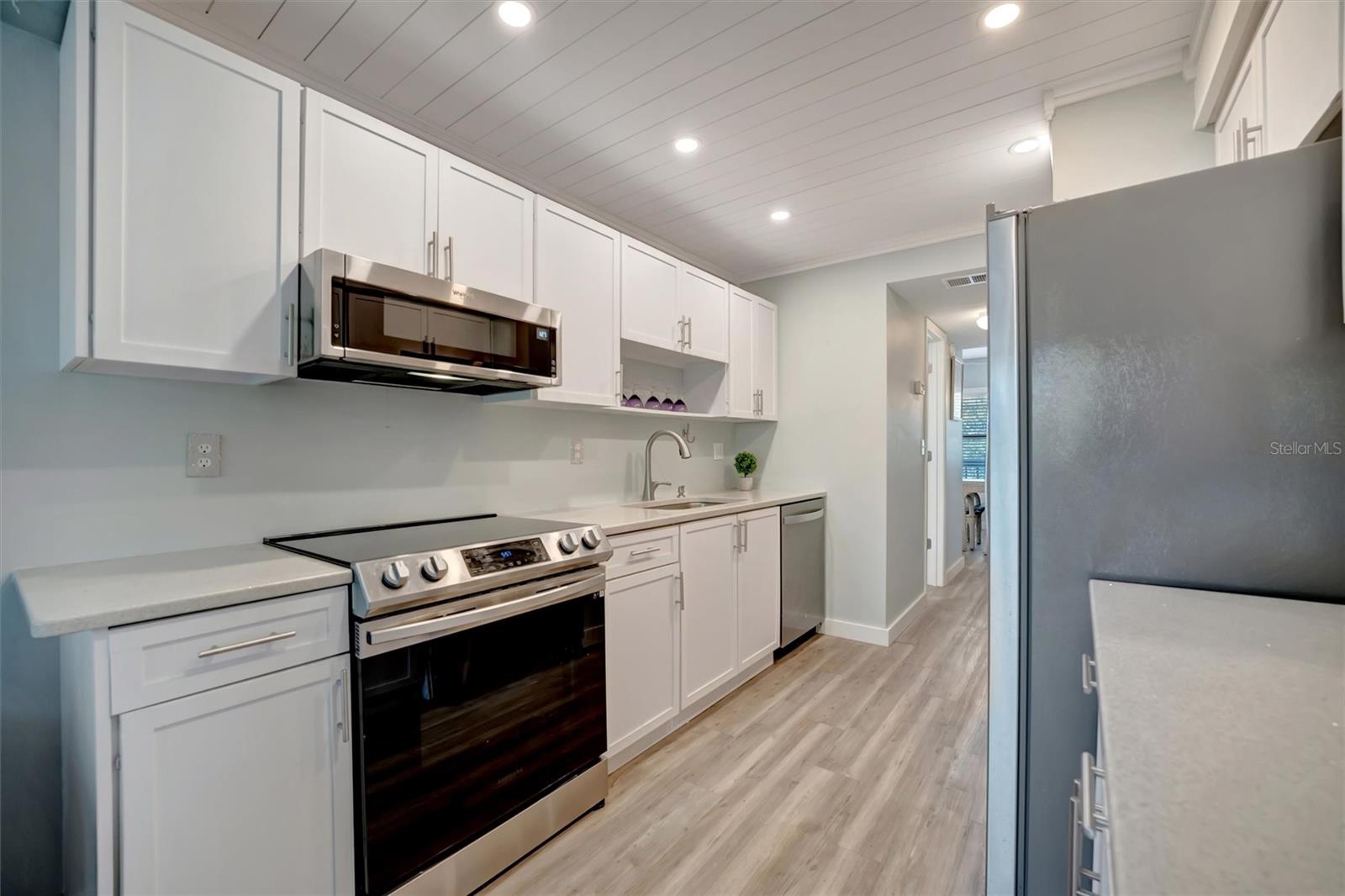 435 30TH AVE W #D309, BRADENTON, FL, 34205