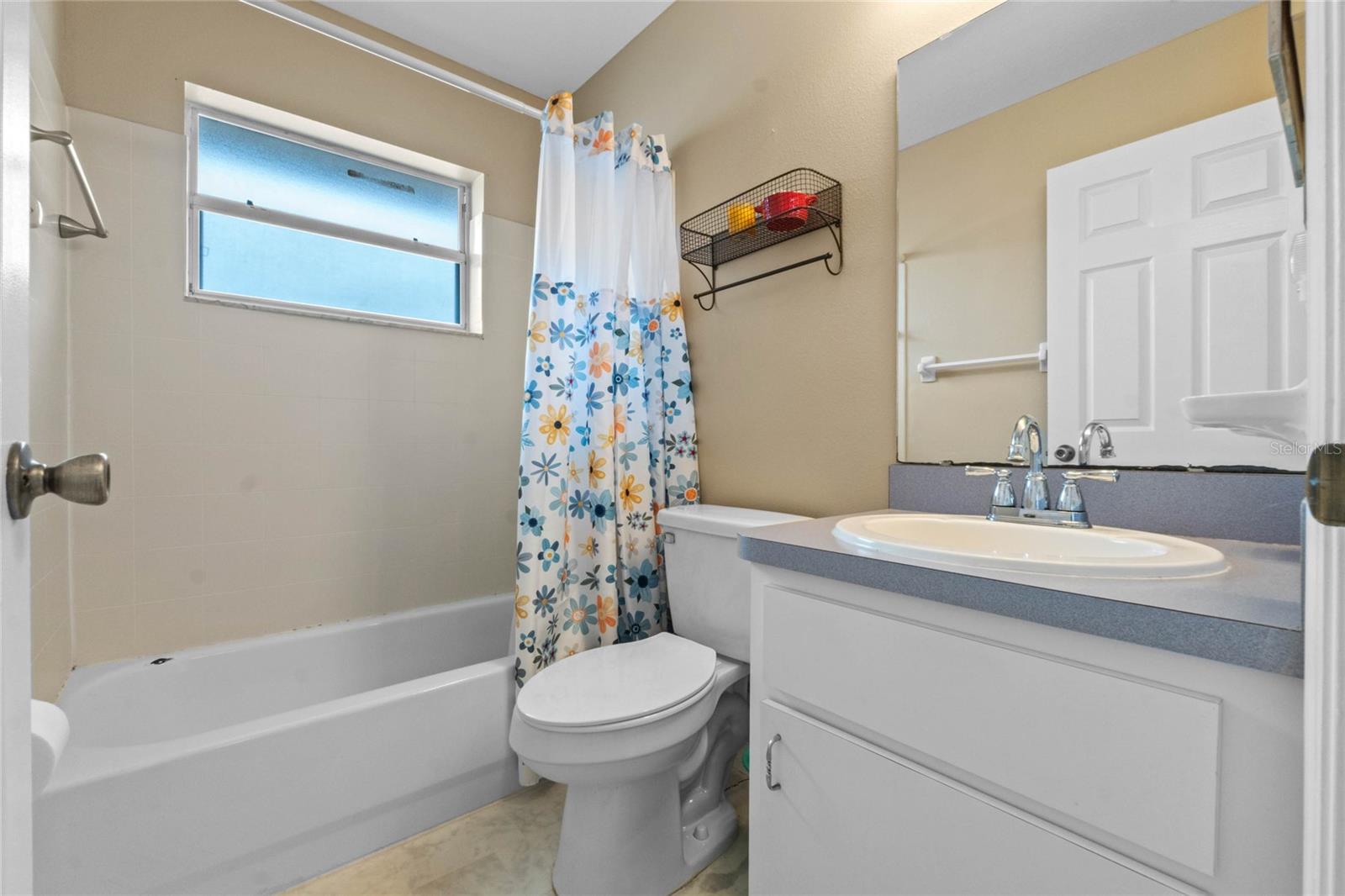 438 WOODVIEW DR, TAVARES, FL, 32778