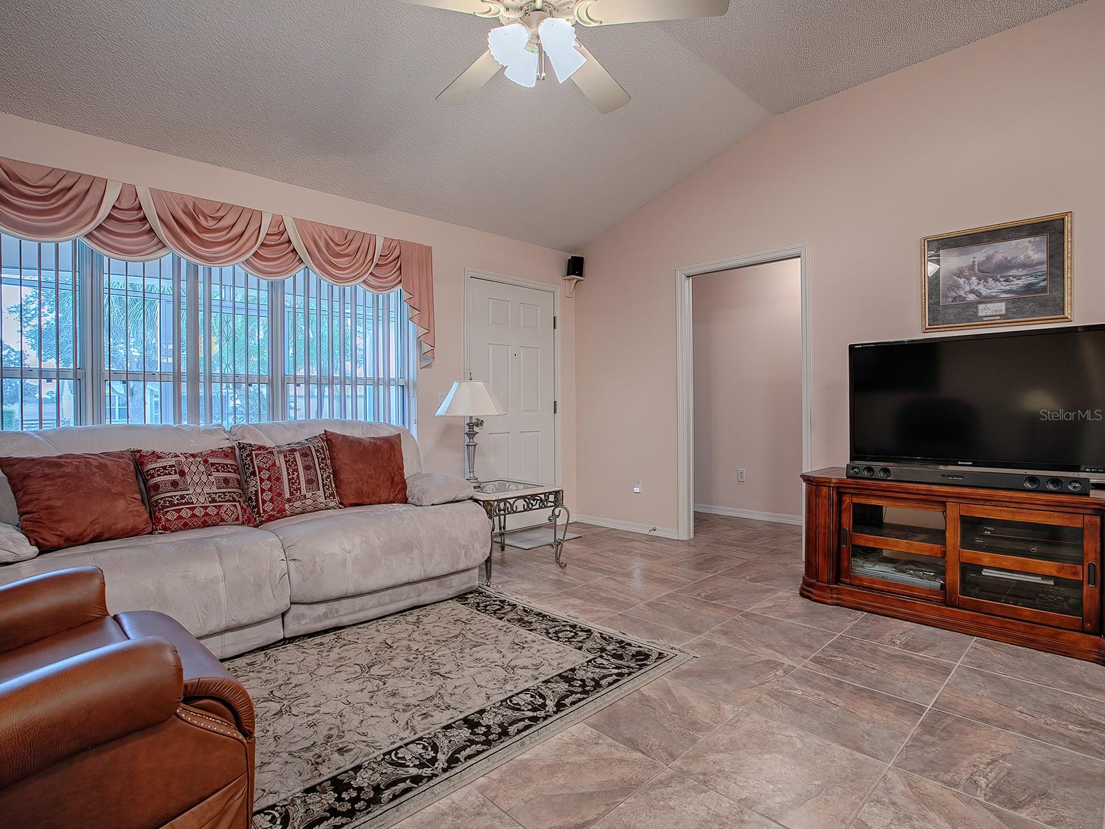 1218 AUGUSTINE DR, THE VILLAGES, FL, 32159