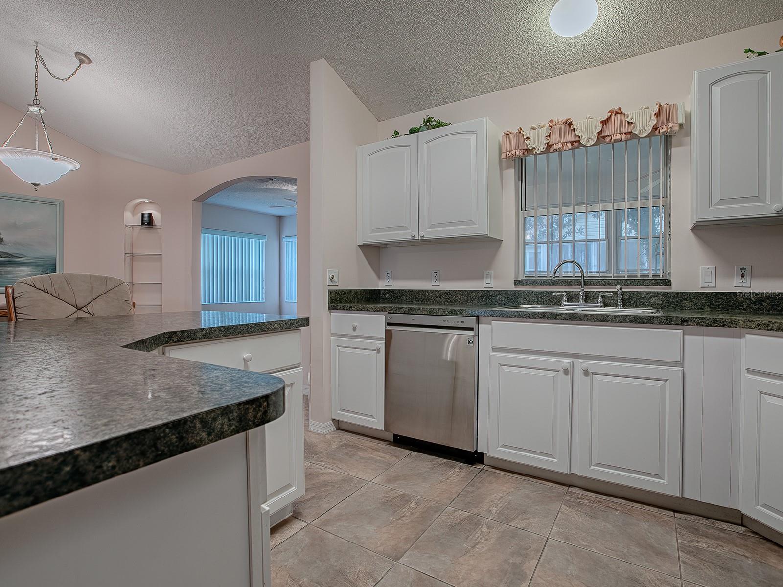 1218 AUGUSTINE DR, THE VILLAGES, FL, 32159
