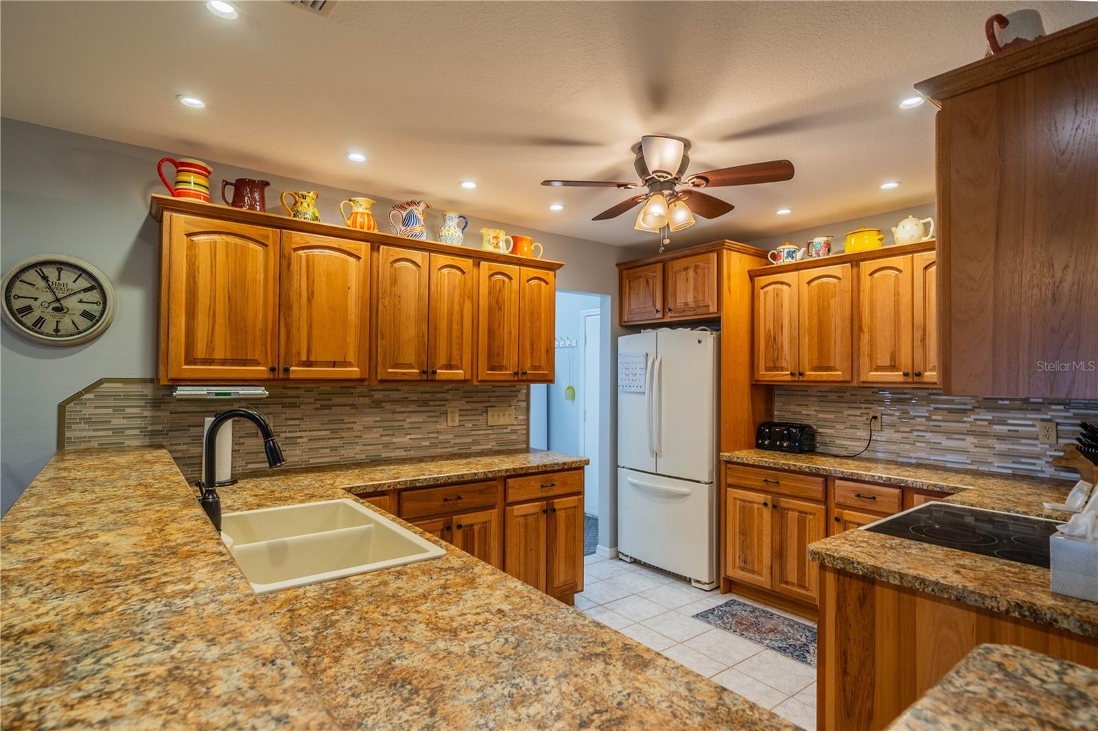 1207 BLUEWATER DR, SUN CITY CENTER, FL, 33573