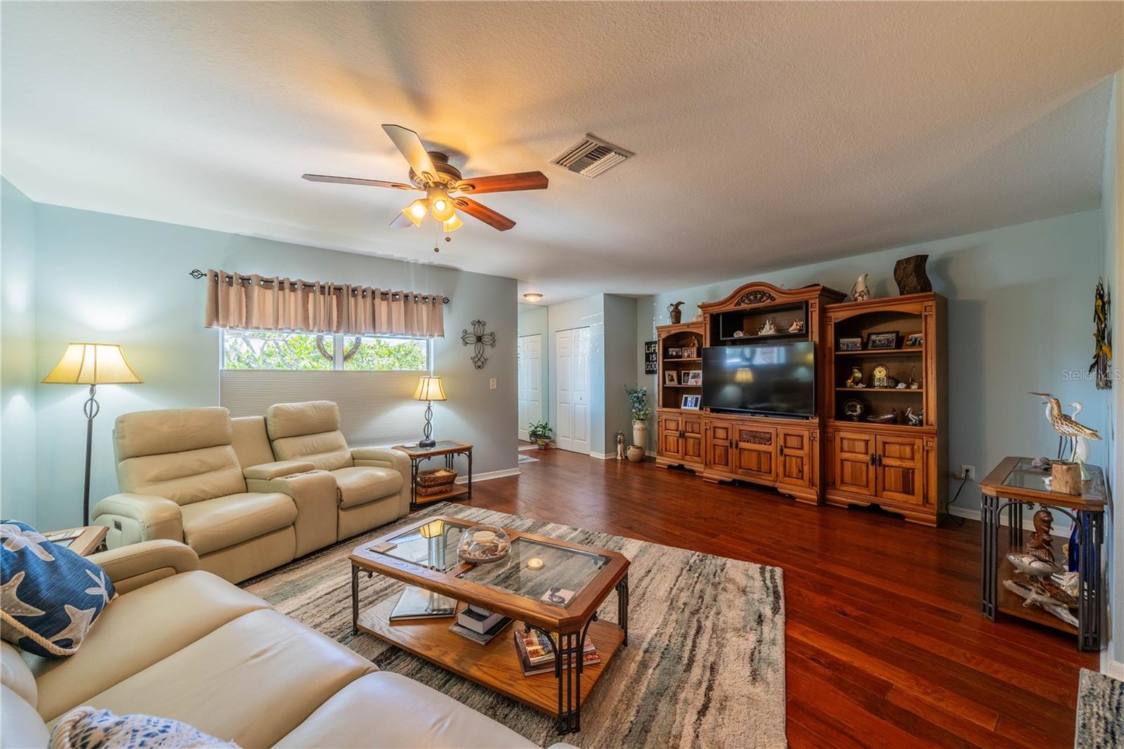 1207 BLUEWATER DR, SUN CITY CENTER, FL, 33573
