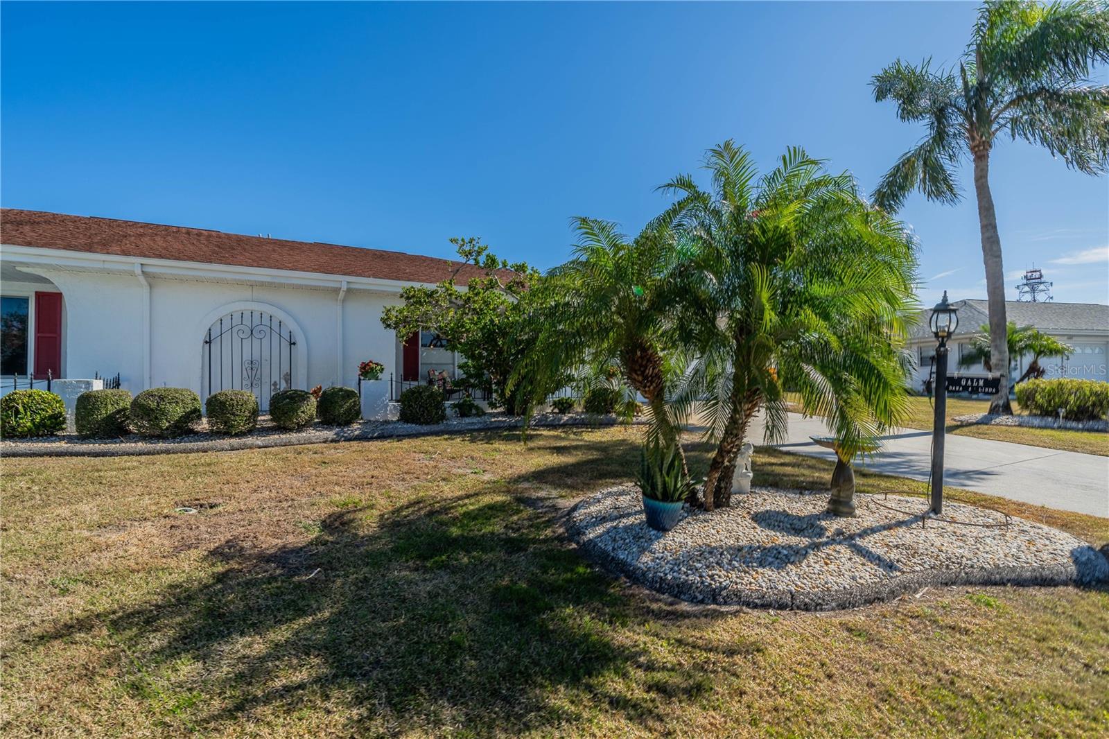 1207 BLUEWATER DR, SUN CITY CENTER, FL, 33573