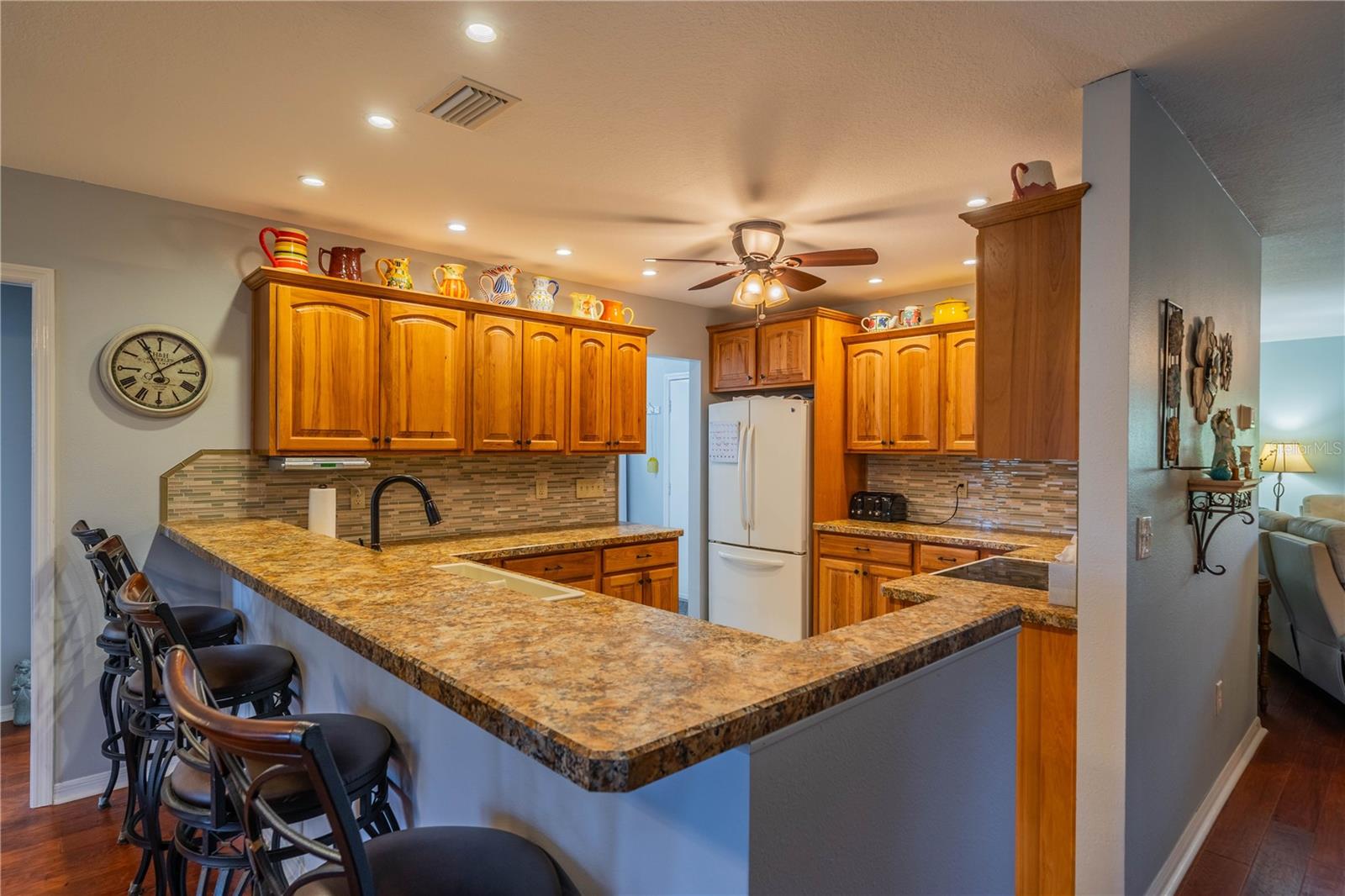 1207 BLUEWATER DR, SUN CITY CENTER, FL, 33573