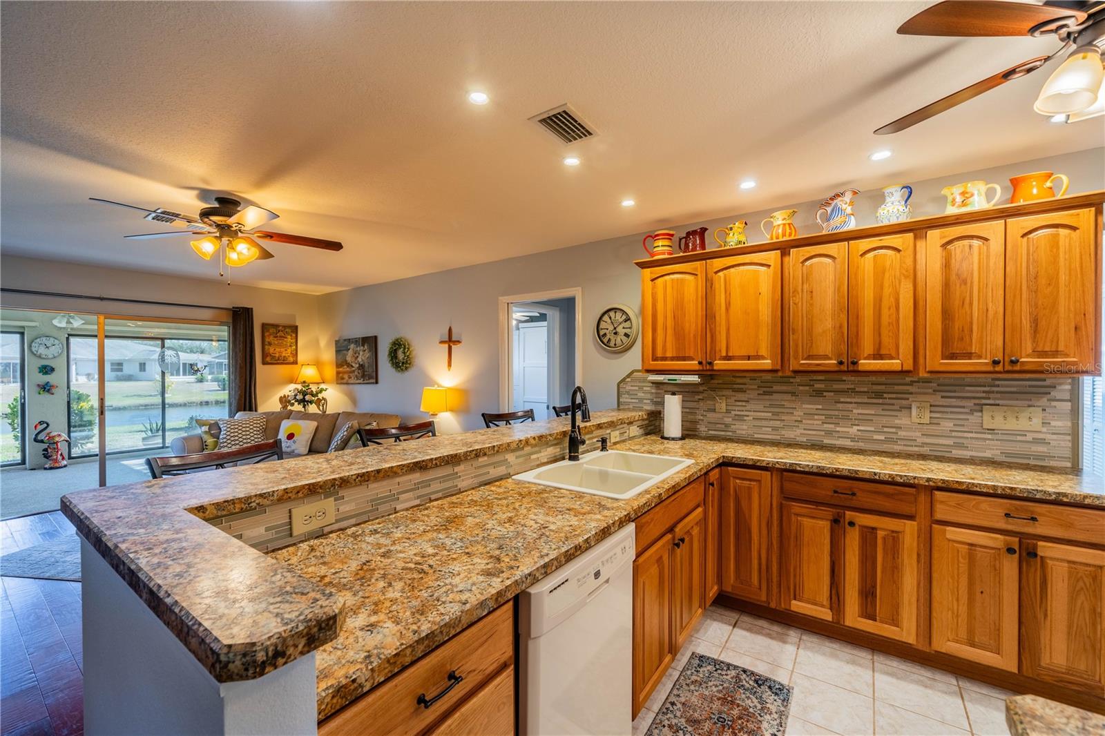 1207 BLUEWATER DR, SUN CITY CENTER, FL, 33573