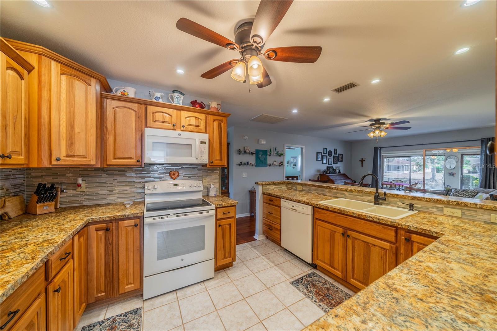 1207 BLUEWATER DR, SUN CITY CENTER, FL, 33573