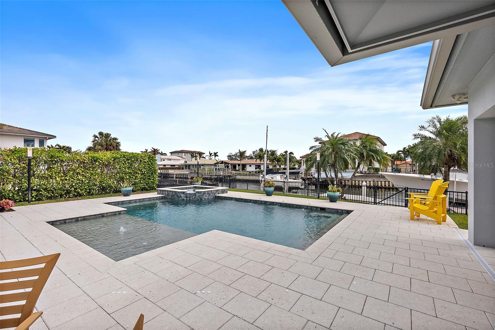 2066 ILLINOIS AVE NE, ST PETERSBURG, FL, 33703