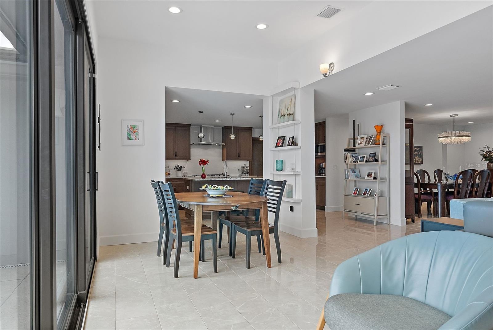 2066 ILLINOIS AVE NE, ST PETERSBURG, FL, 33703