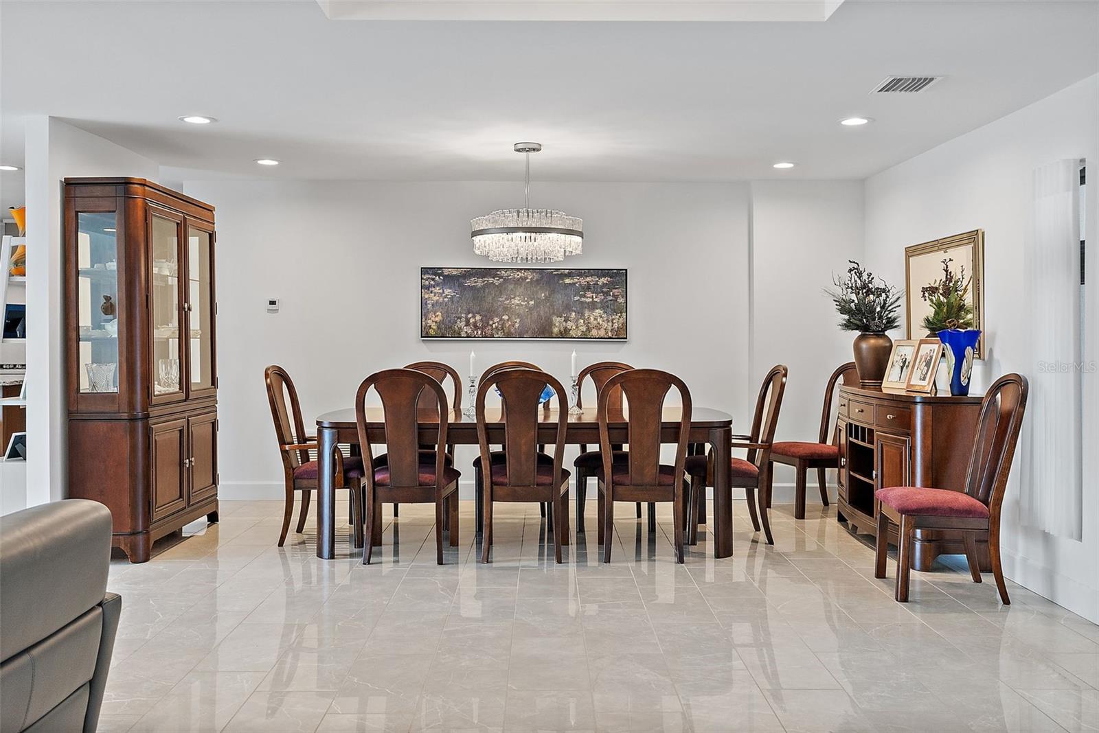 2066 ILLINOIS AVE NE, ST PETERSBURG, FL, 33703