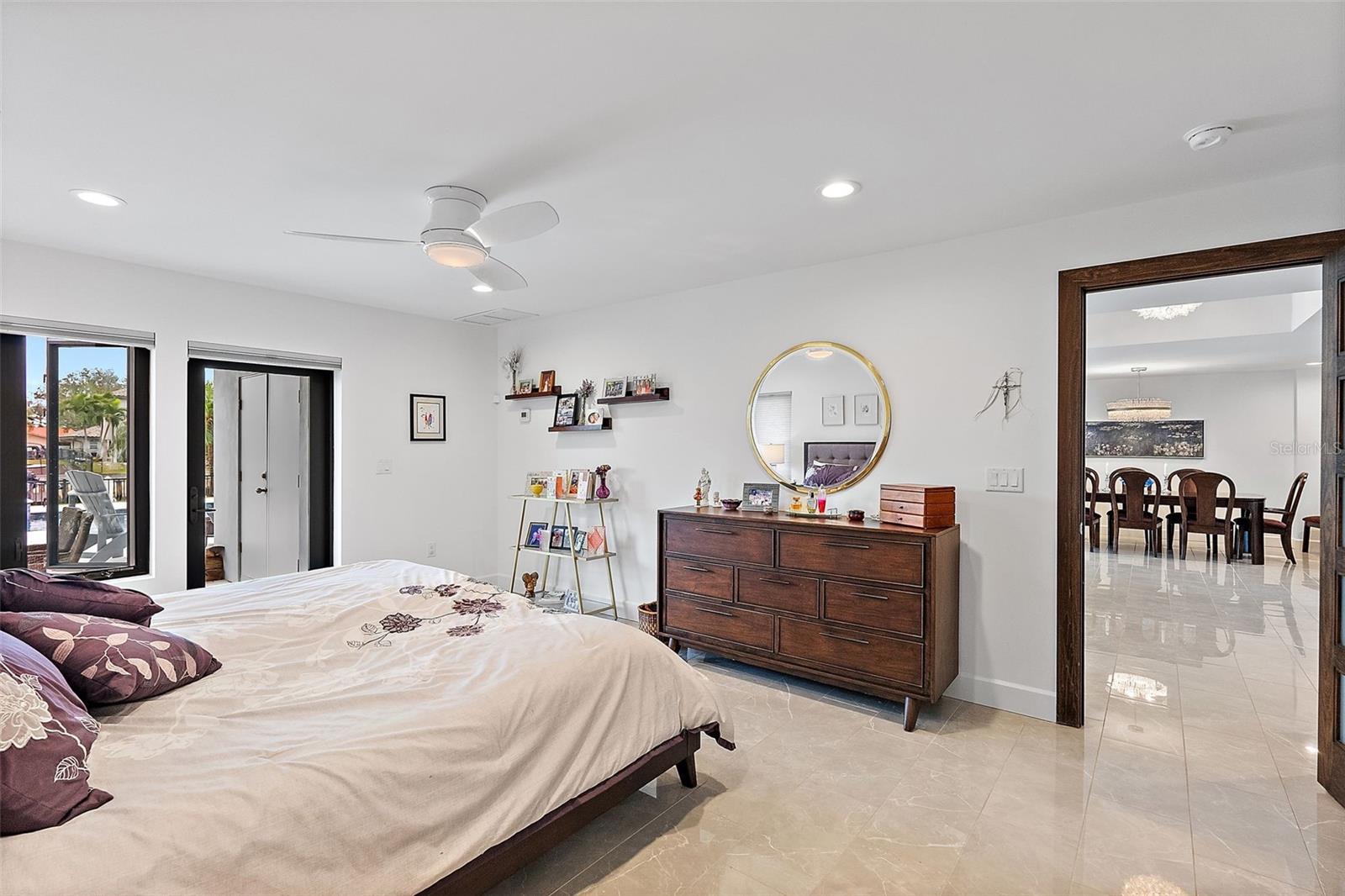 2066 ILLINOIS AVE NE, ST PETERSBURG, FL, 33703