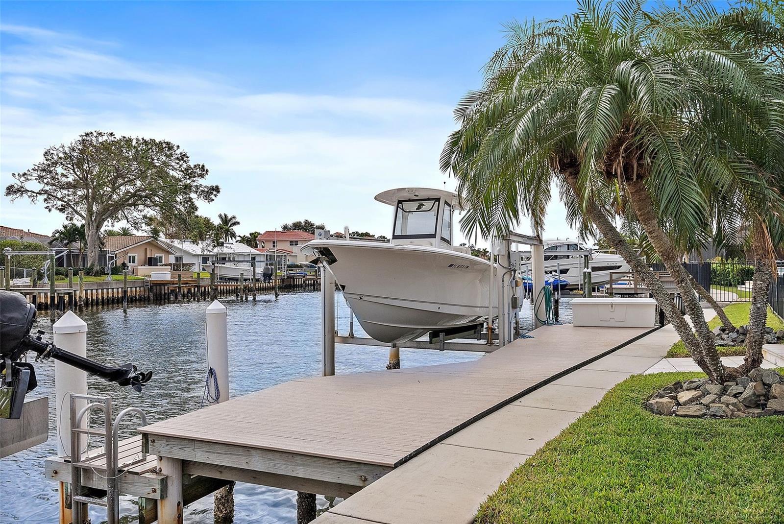 2066 ILLINOIS AVE NE, ST PETERSBURG, FL, 33703