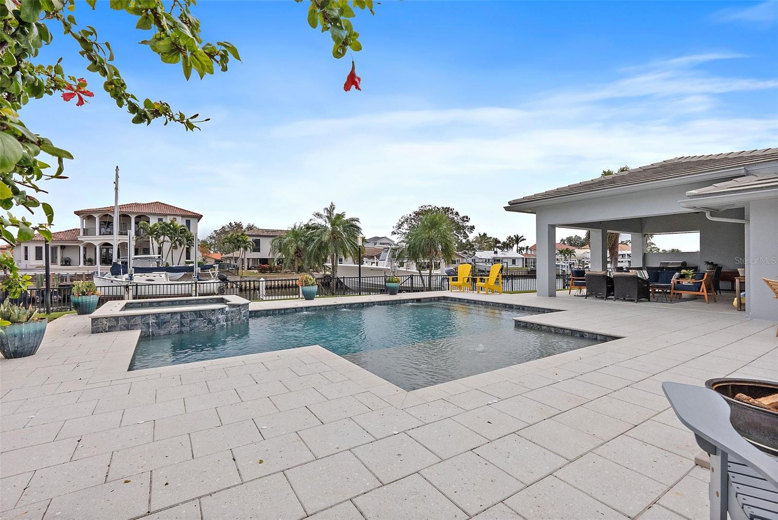 2066 ILLINOIS AVE NE, ST PETERSBURG, FL, 33703