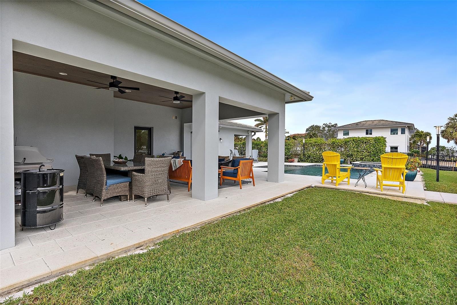 2066 ILLINOIS AVE NE, ST PETERSBURG, FL, 33703