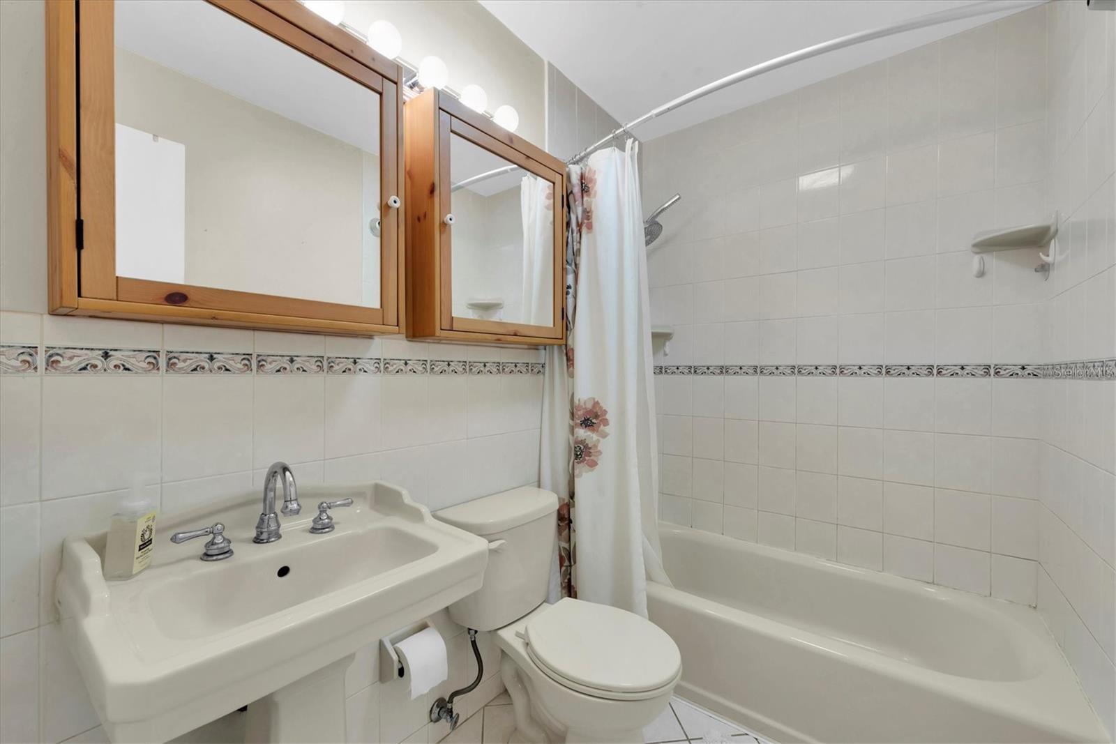 4080 35TH AVE N, ST PETERSBURG, FL, 33713