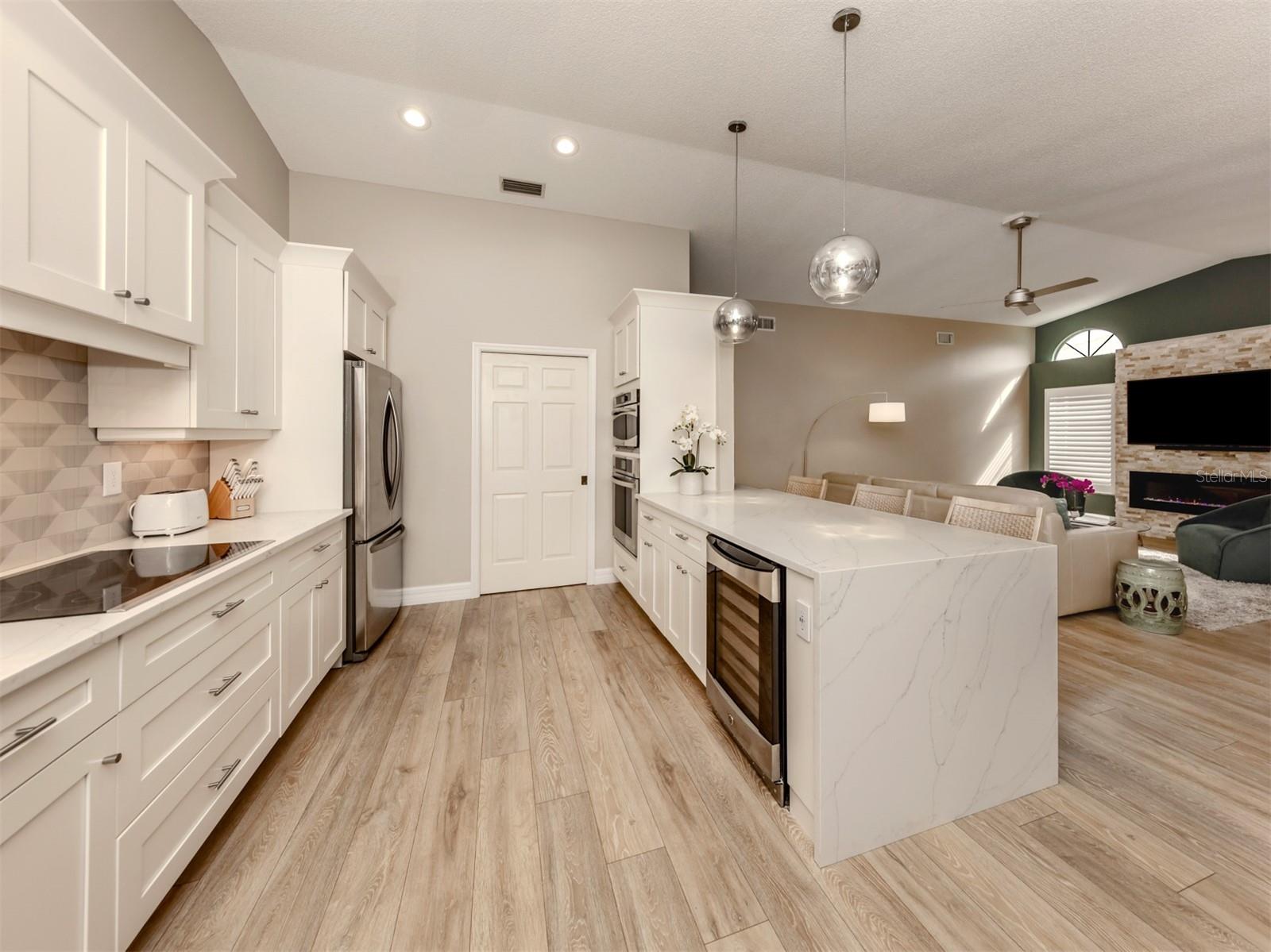1579 WATERFORD DR, VENICE, FL, 34292
