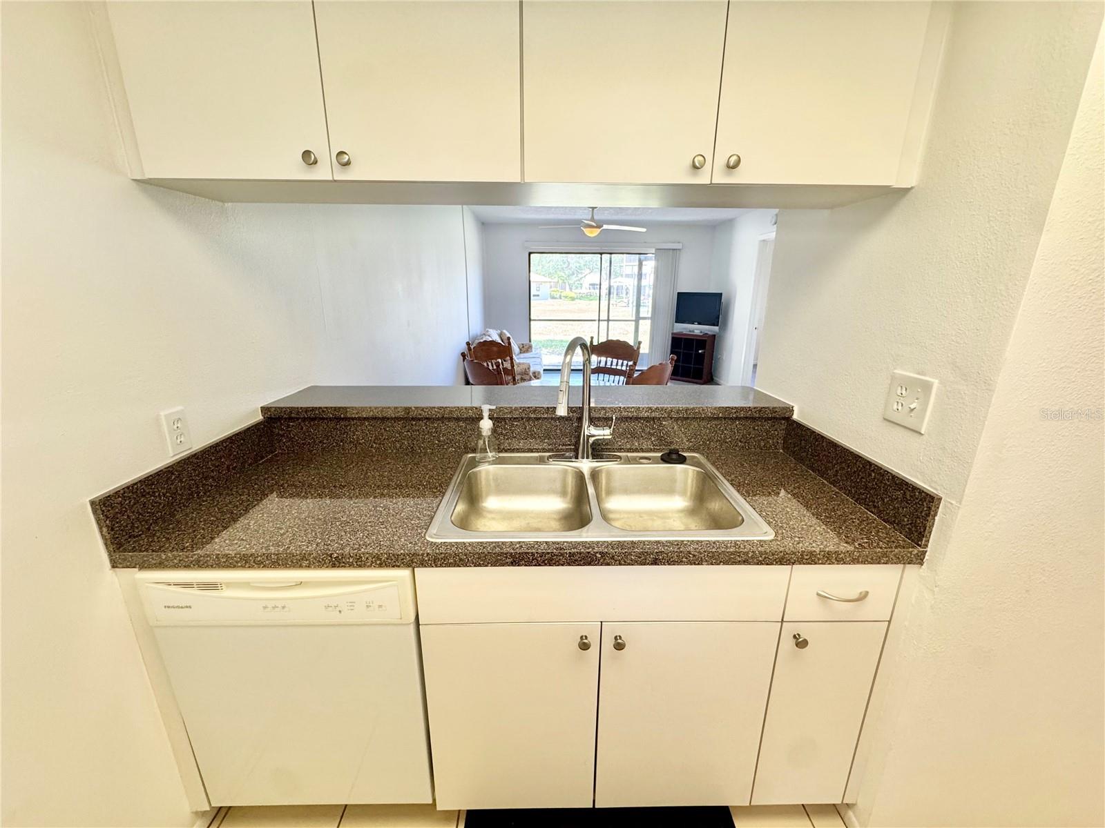 C7503434 Property Photo