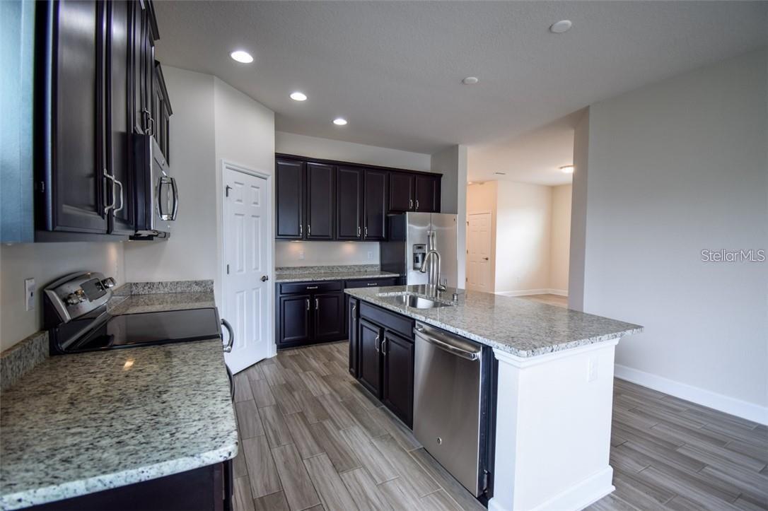 8491 NANDINA DR, SARASOTA, FL, 34240