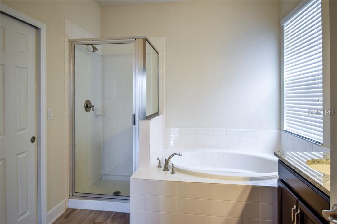 8491 NANDINA DR, SARASOTA, FL, 34240
