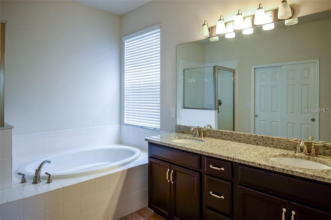 8491 NANDINA DR, SARASOTA, FL, 34240