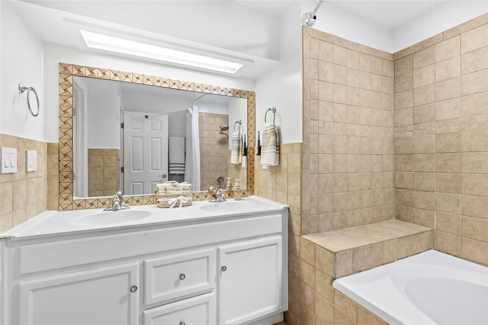 2305 NE 64TH TER, GAINESVILLE, FL, 32609