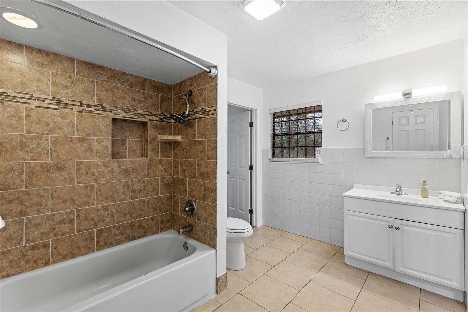 2305 NE 64TH TER, GAINESVILLE, FL, 32609