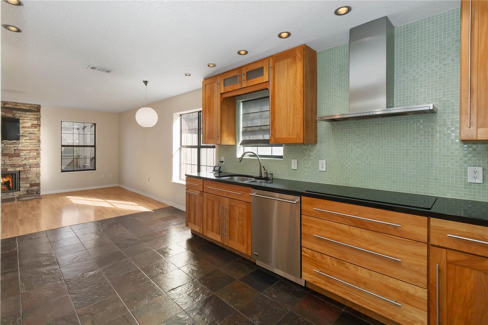 3886 LAKE MIRAGE BLVD, ORLANDO, FL, 32817